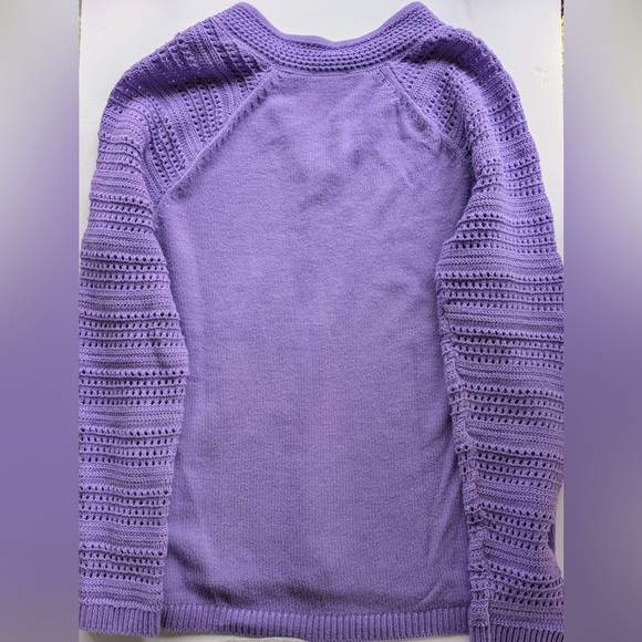 Talbots Women’s Knit Sweater with Crochet Sleeves Lilac Size Medium V-Neck - Picture 5 of 6